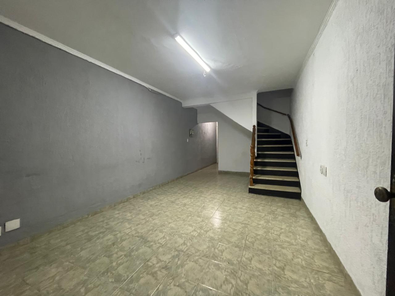 SOBRADO  BAIRRO SANTA TEREZINHA 